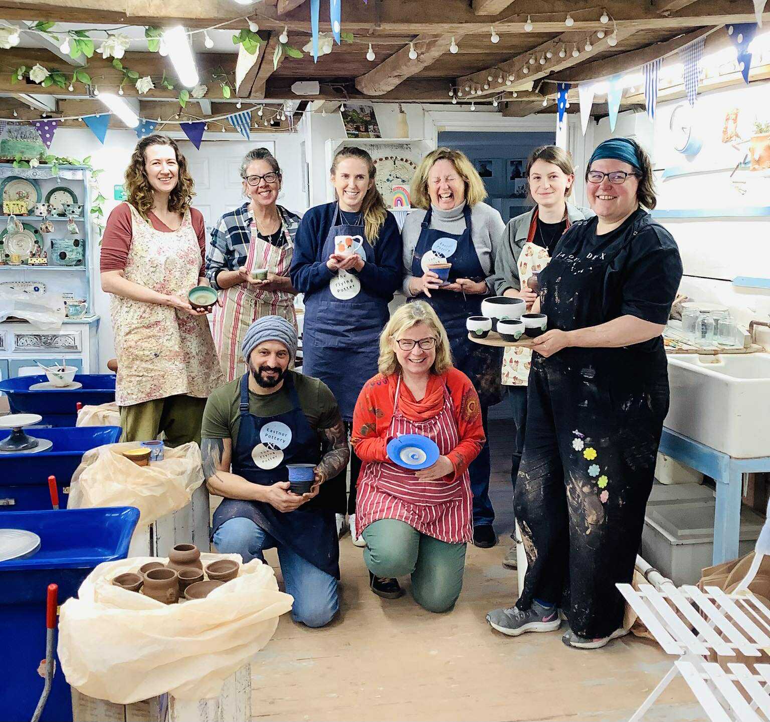 x8 weekend pottery course participants at eastnor pottery